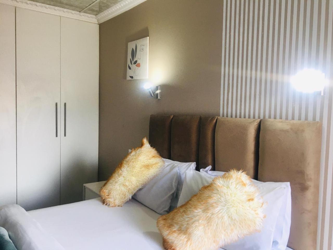 Mavi Guest House East London Eksteriør billede